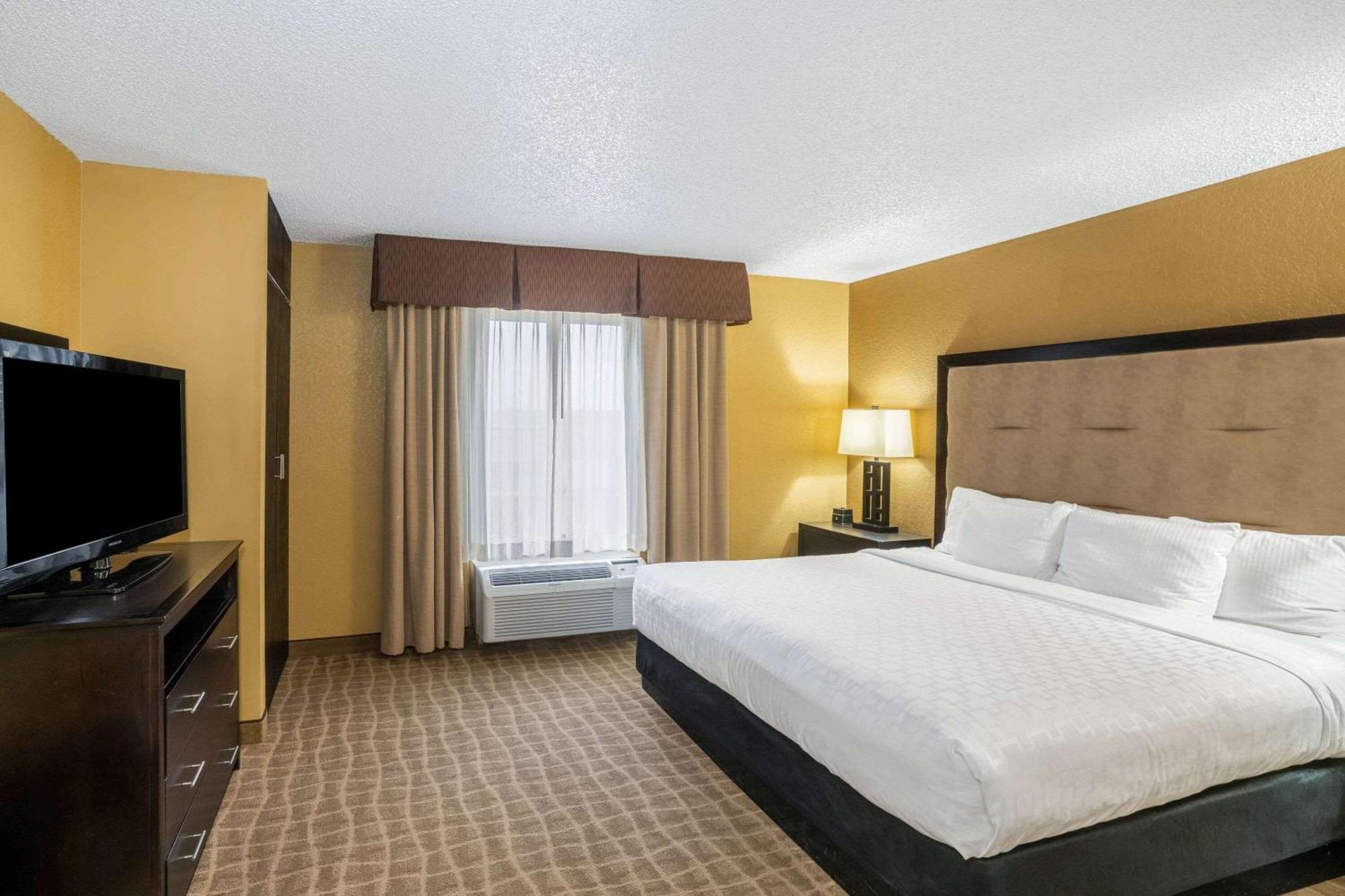 La Quinta By Wyndham Hot Springs Hotell Rum bild
